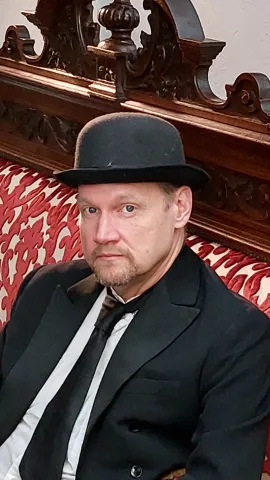 Sven Post als Detektiv Piet Persson