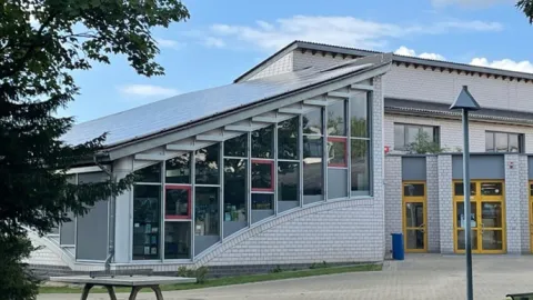 Leonardo da Vinci Gesamtschule, Schulstandort Schiefbahn 