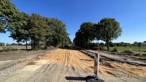 Blick auf die Baustelle Kreisstraße 7, Bau einer Querungshilfe 