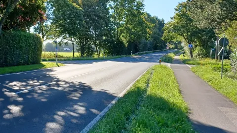 K 17 Bauarbeiten Querungshilfe, Radweg, Fahrbahn