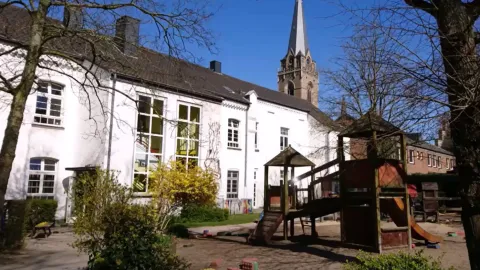 Kita Villa Kunterbunt Außenansicht